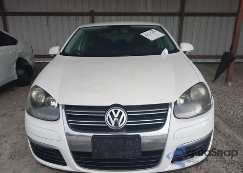 2009 Volkswagen Jetta S z USA, uszkodzony, nr VIN 3VWJM71K79M077036
